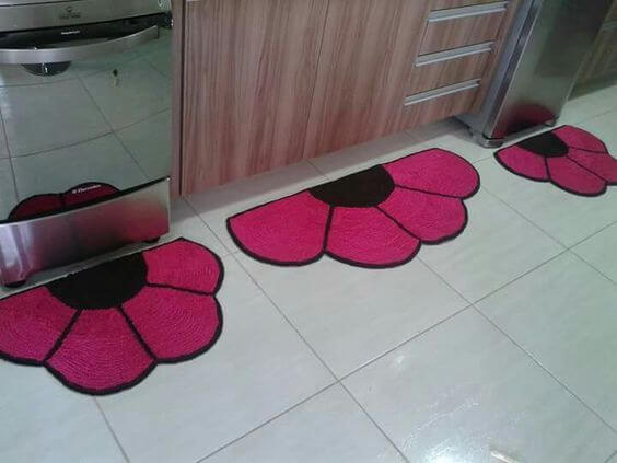 Pink frufru flower rug for the kitchen