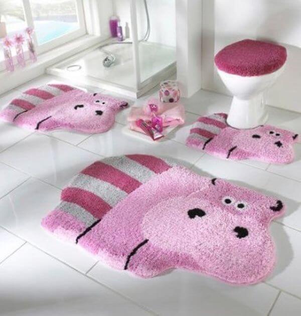 Frufru rug for baby bathroom