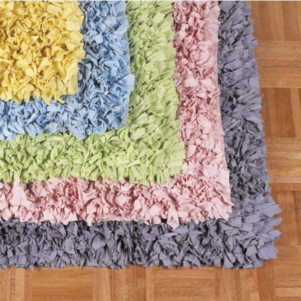 Frufru square rug