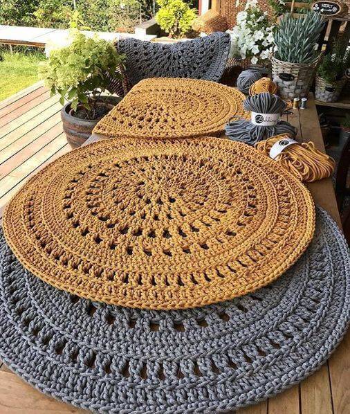 Round crochet centerpiece