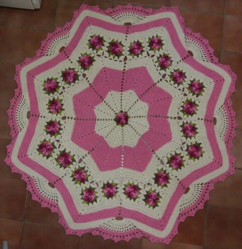 Star shaped crochet kitchen rug with flowers