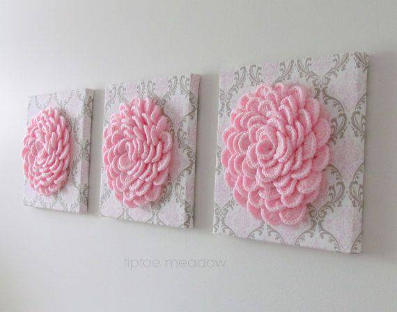 crochet flowers in triple frames-min