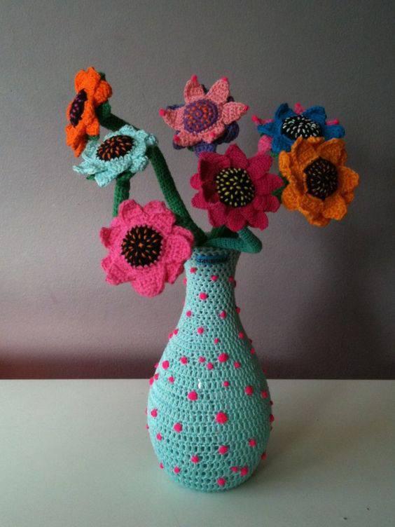 colorful vase crochet flowers with flowers-min