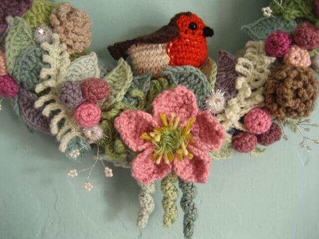 Crochet flowers in garland