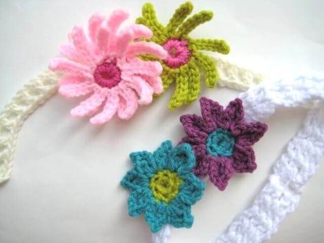 Crochet flowers in children's band