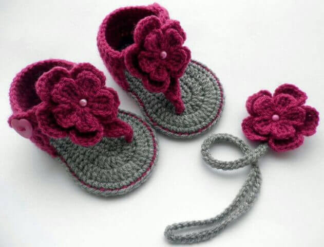 Crochet flowers in sandals