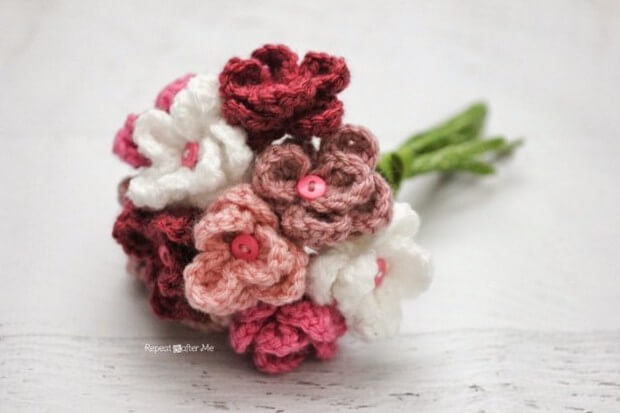 Crochet flower in mini bouquet