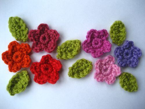 Red and pink crochet flower