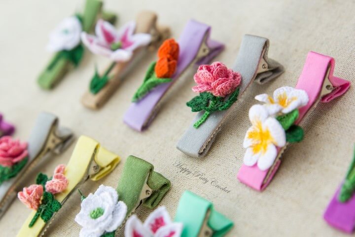 Crochet flower on clothespins