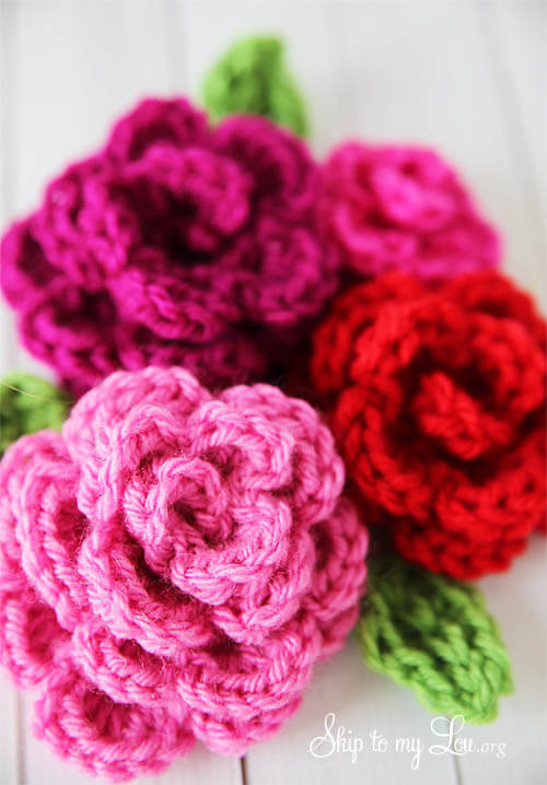 Crochet flower with leaves