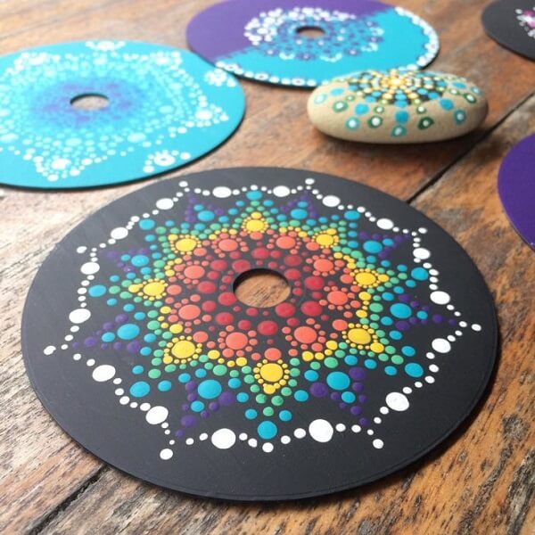 Creative pieces formed through CD crafts