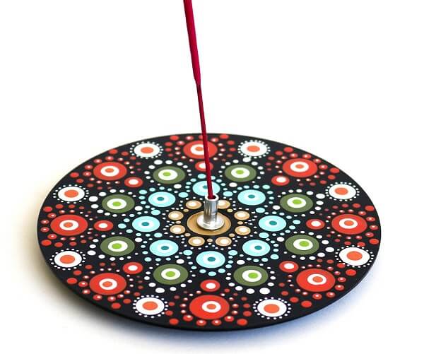 Create a beautiful incense holder using CD crafts