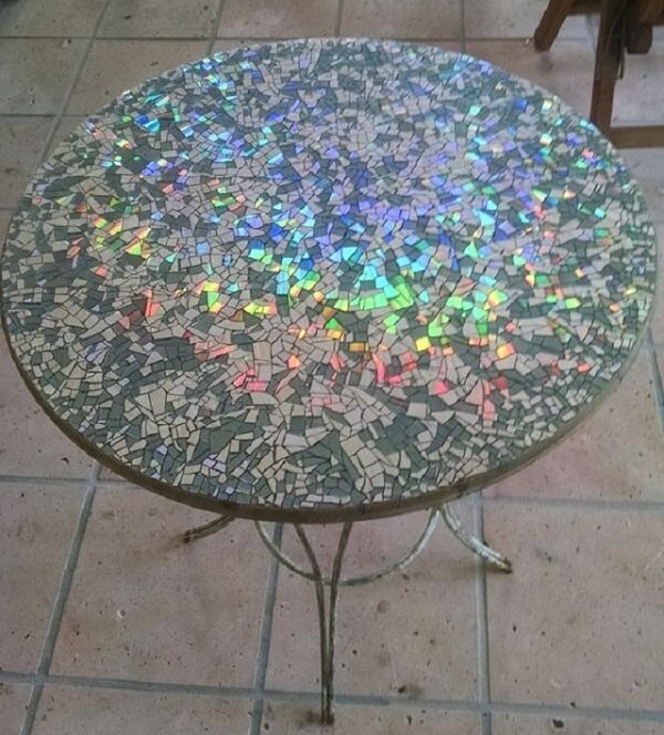 Make mosaics from crafts with CD