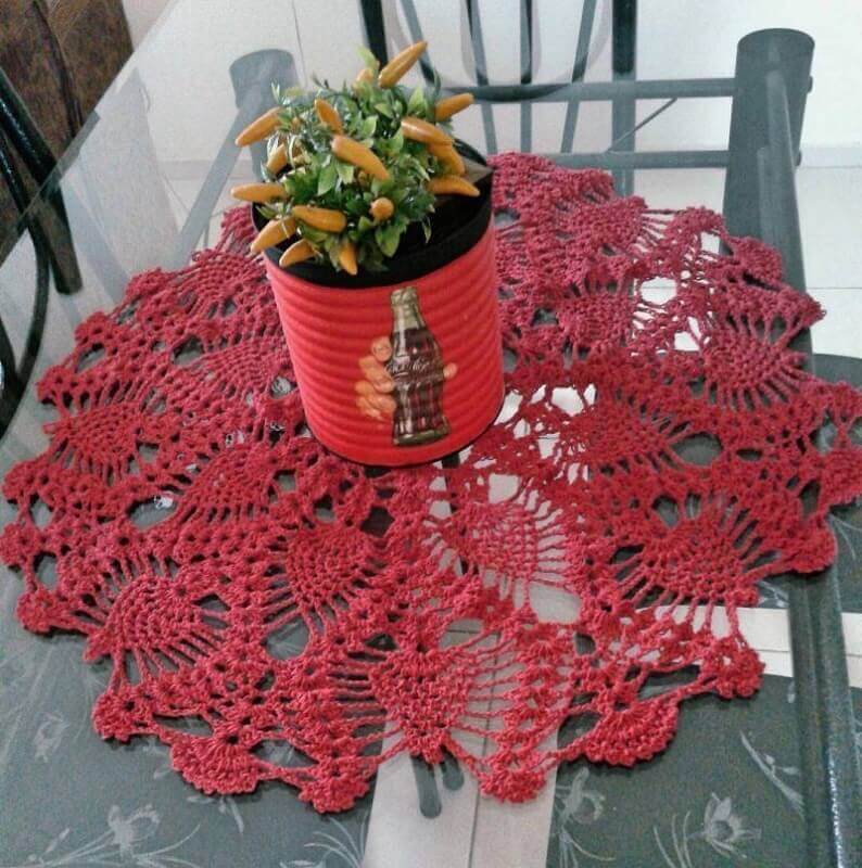 red crochet tablecloth for centerpiece