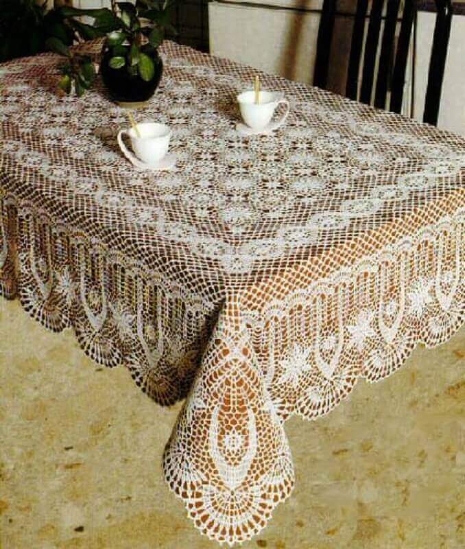 delicate square crochet tablecloth model