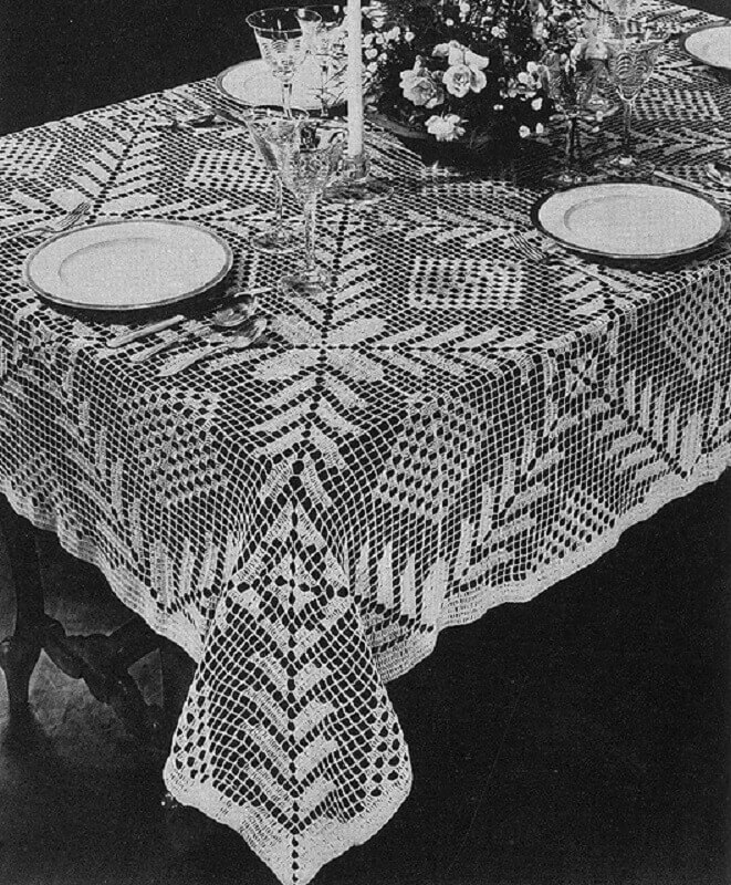 delicate stitches for crochet tablecloth
