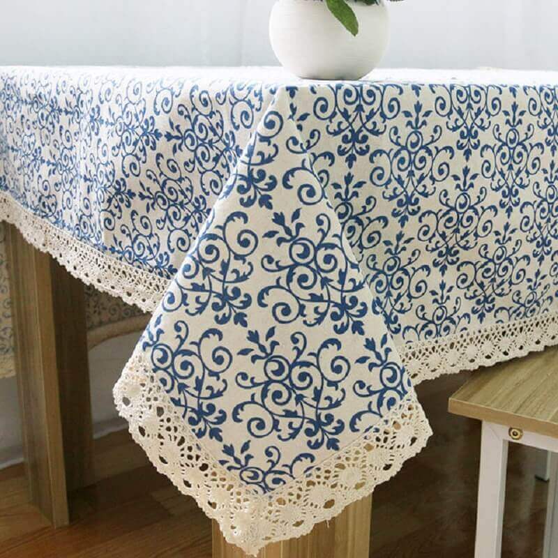 crochet nozzle for tablecloth with blue print