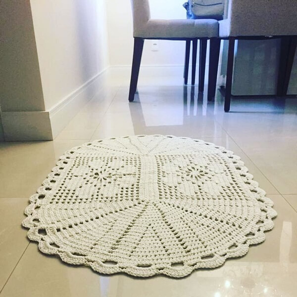 When in doubt bet on the neutral oval crochet rug