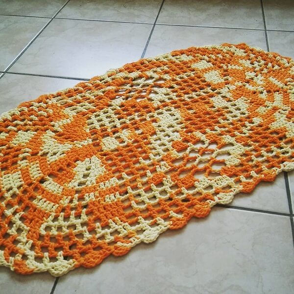 Beautiful blends form a beautiful oval crochet rug