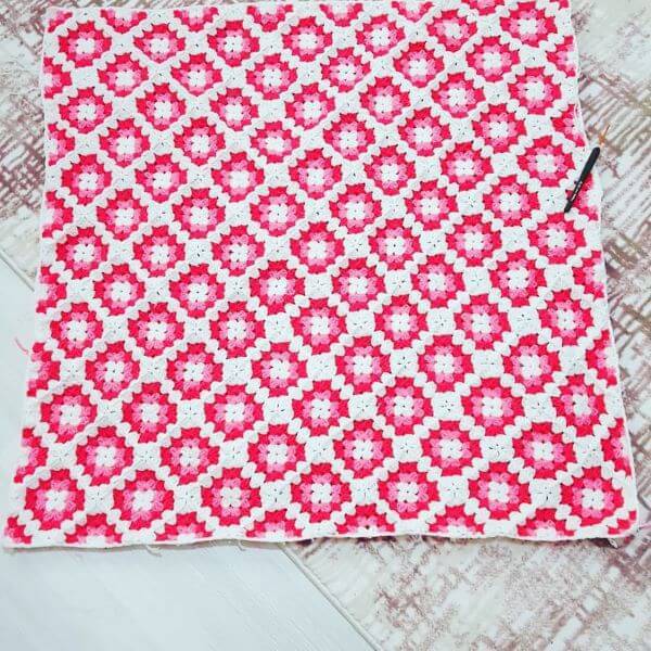 Learn how to make square crochet rug