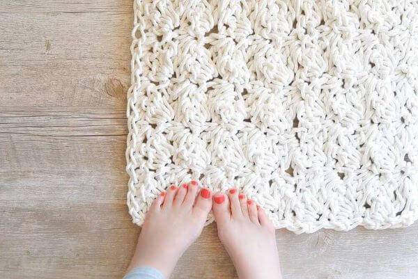 Decoration with square crochet rug