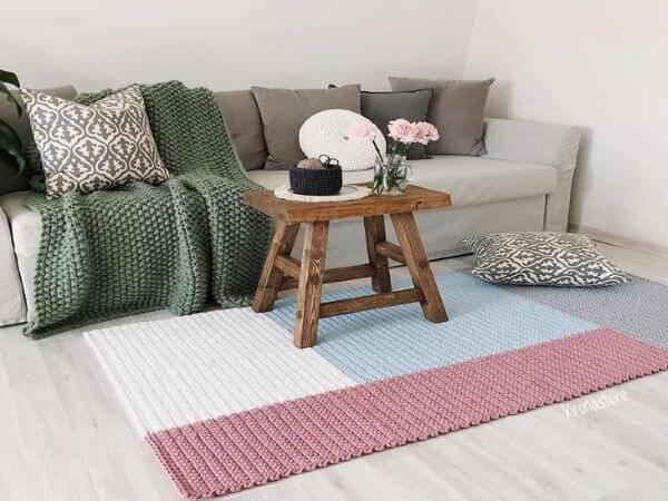 Crochet rug for living room in geometric shape
