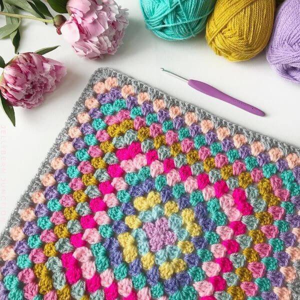 Learn how to use the square crochet rug