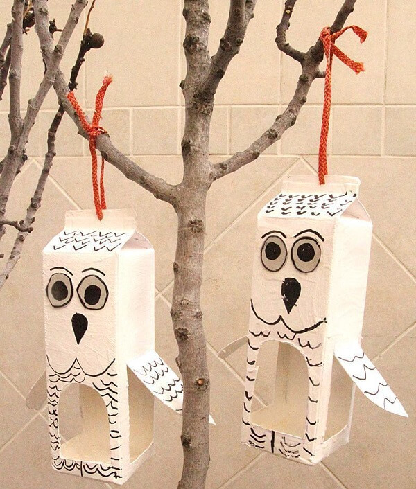 Decorate the environment with crafts with milk carton