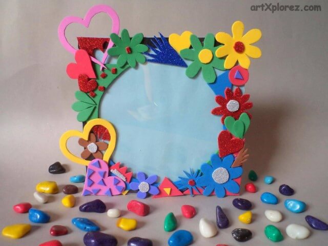 Picture frame with flowers and other EVA details