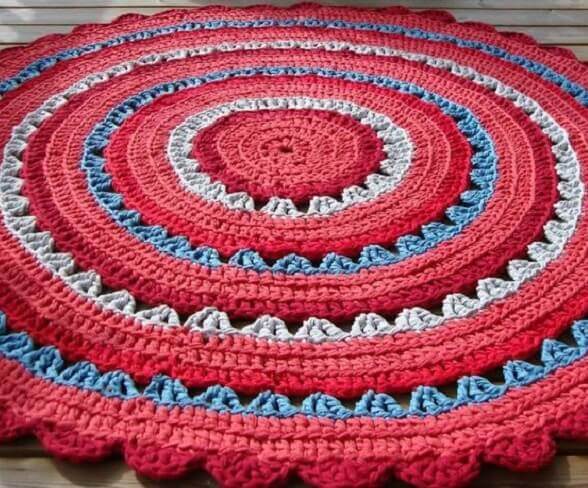 Round crochet rug decorates various environments