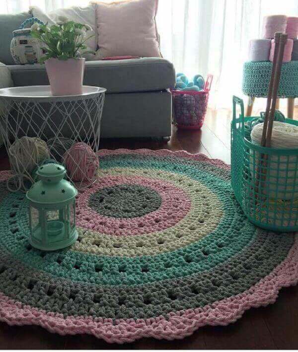 Round crochet rug in the room