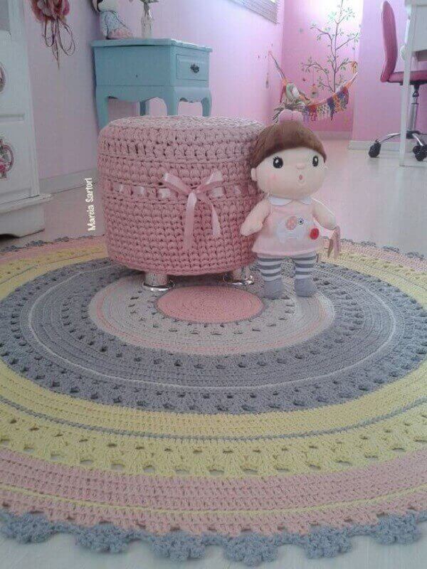 Children's room round crochet rug