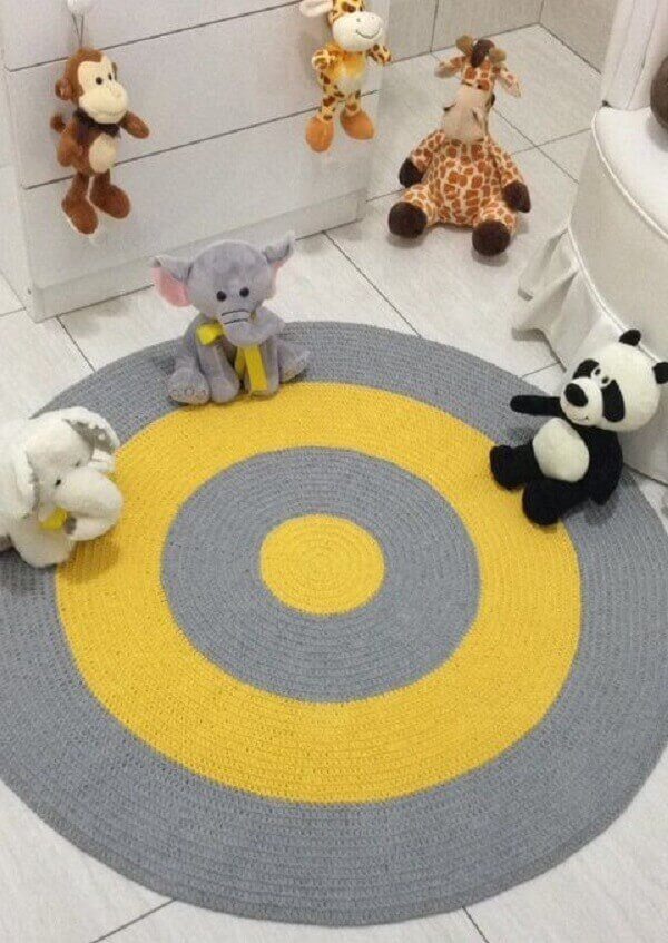 Guaranteed fun with the presence of the crochet rug in the children's room