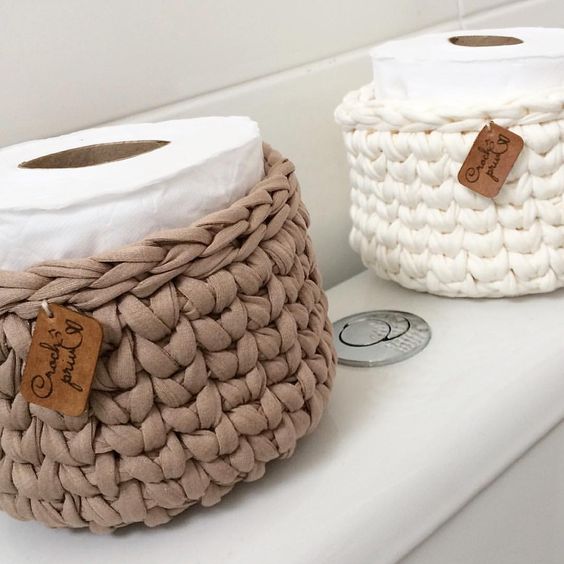 Simple crochet toilet paper holder