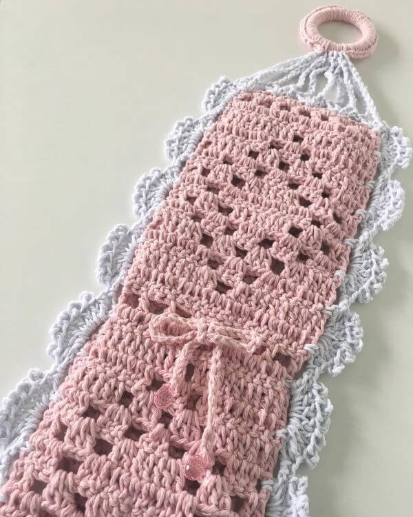 how to make pink and white crochet toilet paper holder