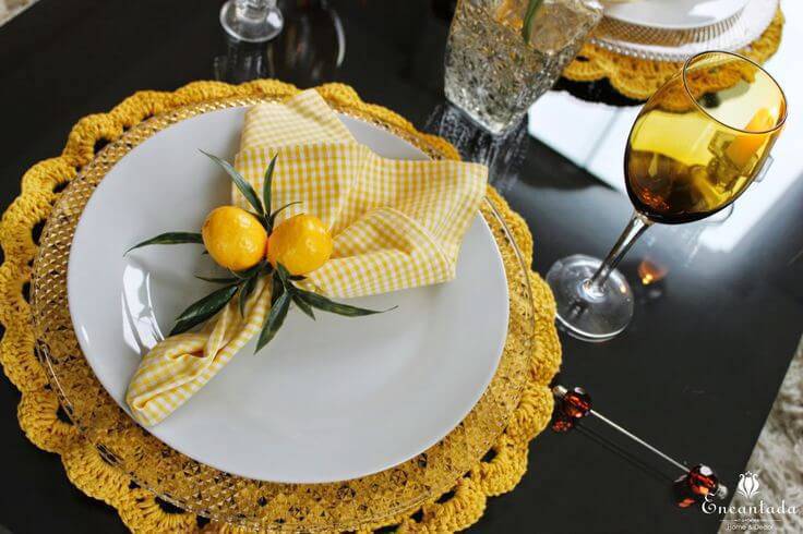 yellow crochet sousplat with checkered napkin