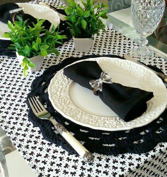 black crochet sousplat with placemats