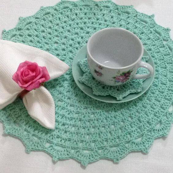 water green crochet sousplat with cup