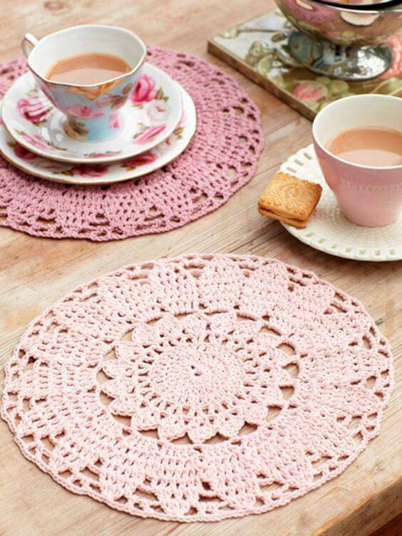 pink crochet sousplat tea table