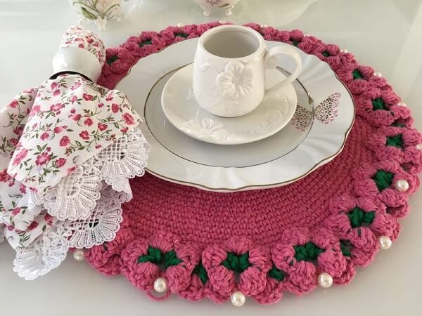Crochet sousplat in pink