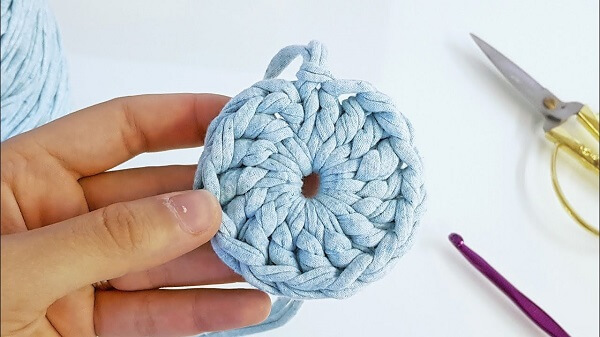 Crochet octopus start of magic ring