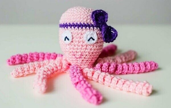 The crochet octopus brings comfort and safety to babies