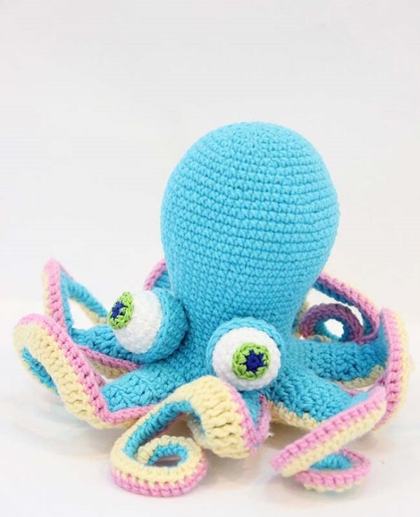 The crochet octopus can be made with different colors