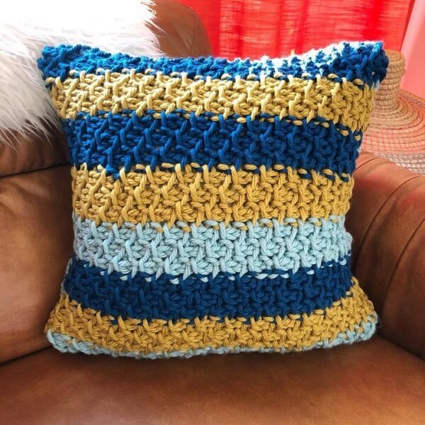 Cushion made with Tunisian crochet