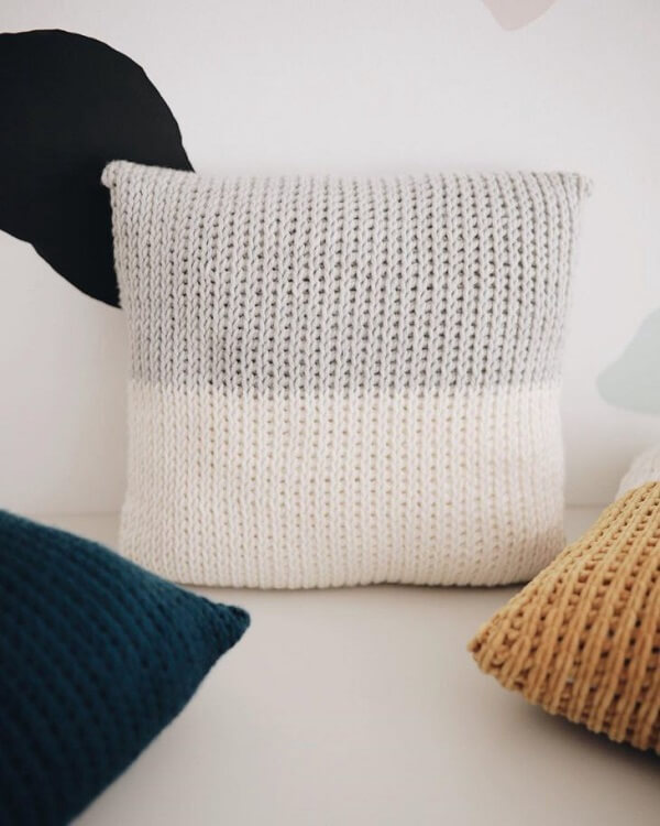 Tunisian crochet cushion model