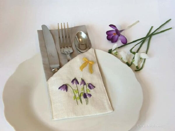 Fabric cutlery model with embroidered surface