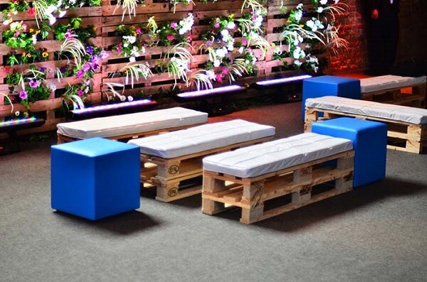 Your party guests can stay on the pallet bench