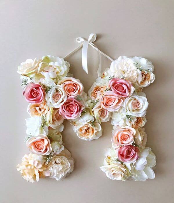 flowers to decorate the letter molds