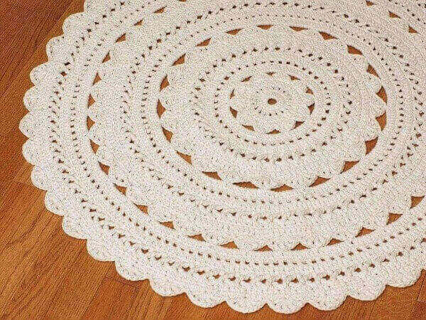 Crafts in general white crochet rug