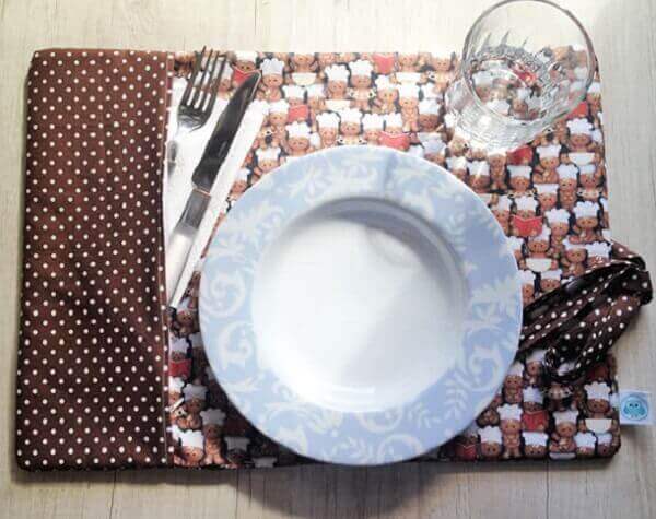 Crafts in general place setting